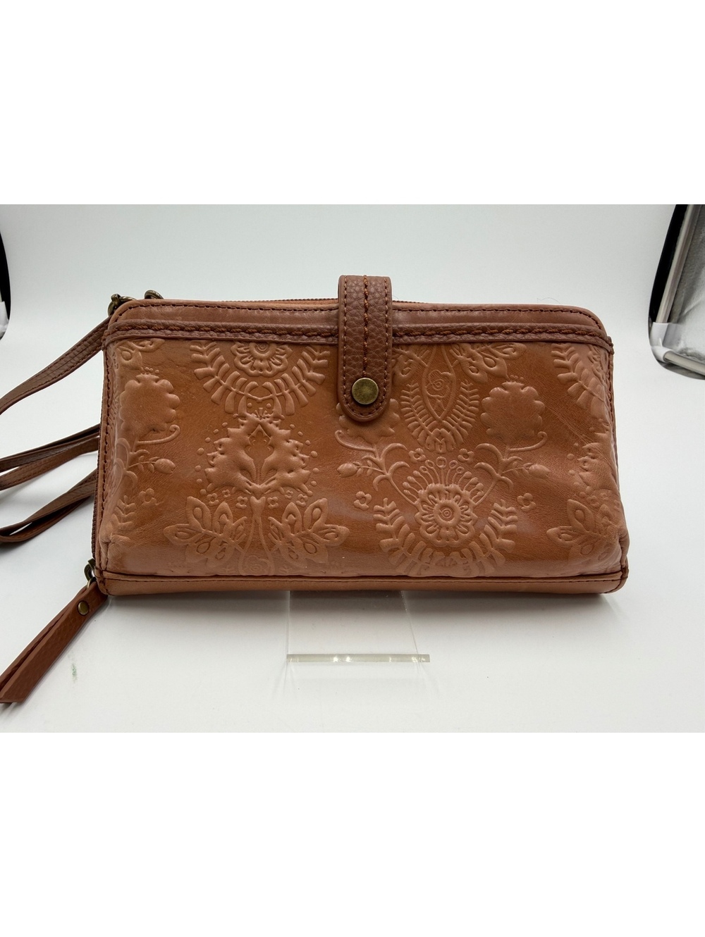 The Sak Iris Smartphone Wallet - Picture 3 of 7